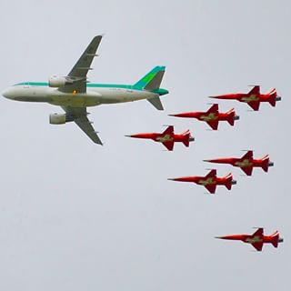 aer lingus and Swiss airforce formation over Bray